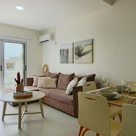 Phaedrus Living: City View Fountain Court 113 Ajía Nápa Kültér fotó